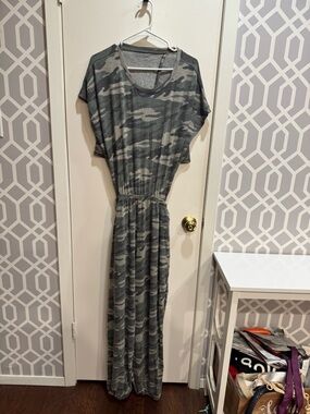 XL Three Bird Nest Gray Camo Open Back Jumpsuit